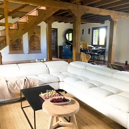 Chalet El Cuento De La Encina. Un Espacio Sentir Majaelrayo